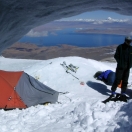 Лагерь 6600 в снежной пещере