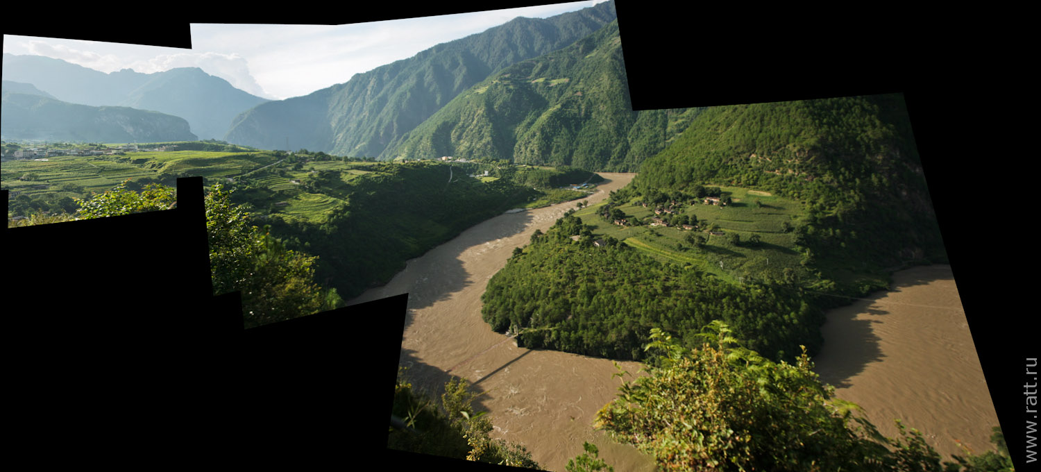 A bend of mighty Salween