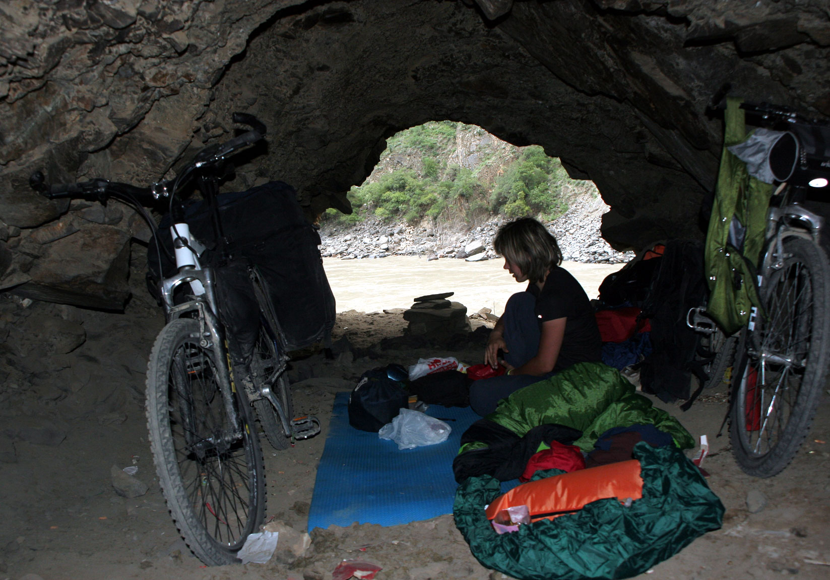 велосипеды в пещере