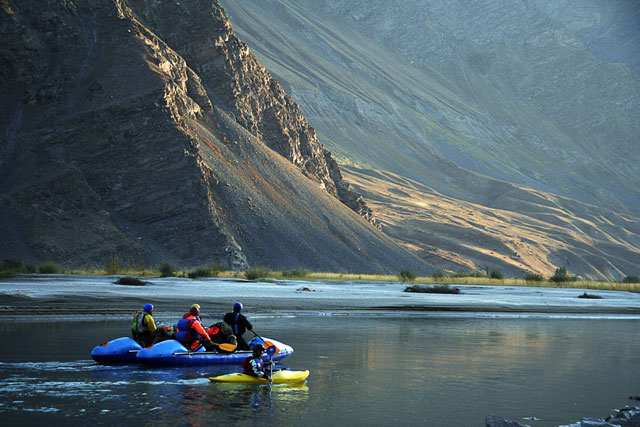 Afgani bank of river Panj